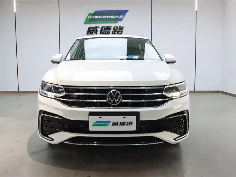 Volkswagen Tiguan L 2022 330TSI Automatic 2WD R-Line Premium Edition 2022 - thumbnail 2