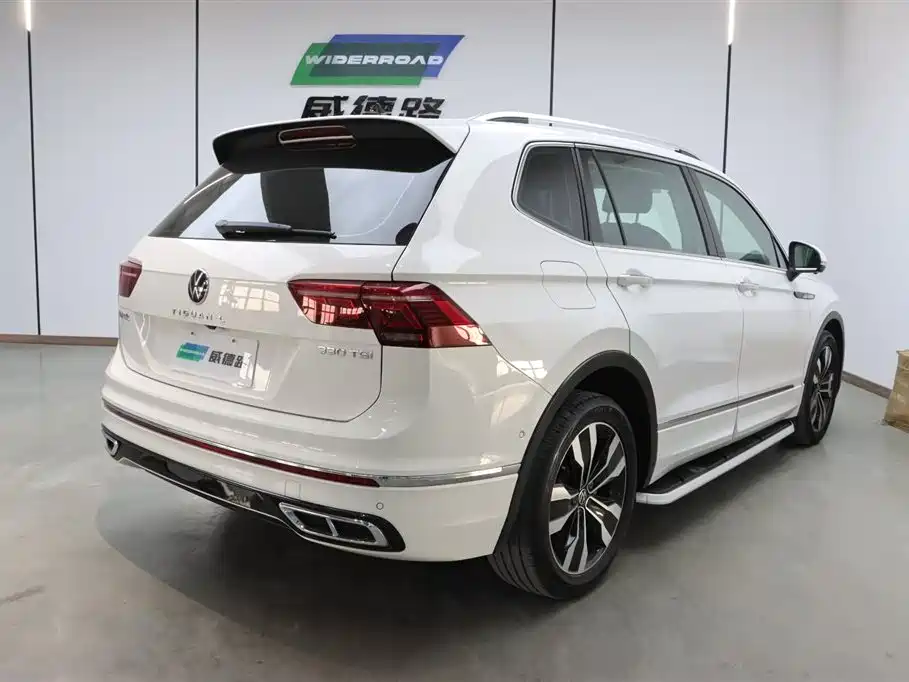 Volkswagen Tiguan L 2022 330TSI Automatic 2WD R-Line Premium Edition 2022 - thumbnail 4