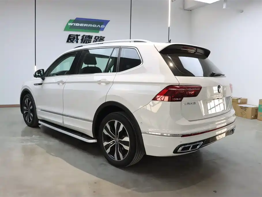 Volkswagen Tiguan L 2022 330TSI Automatic 2WD R-Line Premium Edition 2022 - thumbnail 5