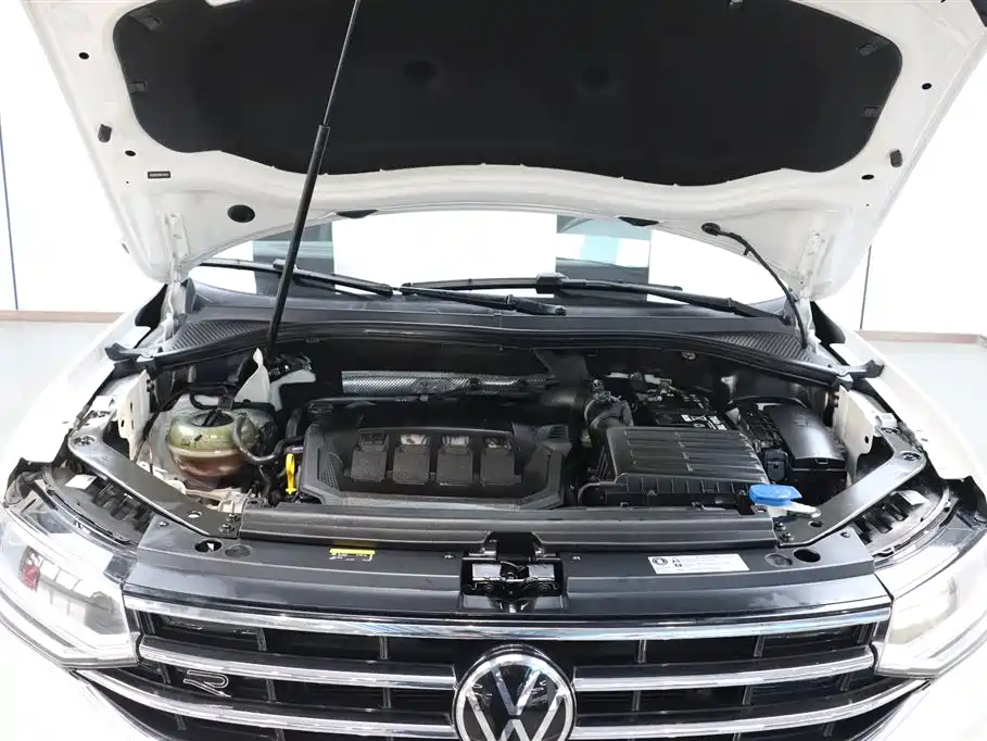 Volkswagen Tiguan L 2022 330TSI Automatic 2WD R-Line Premium Edition 2022 - thumbnail 9