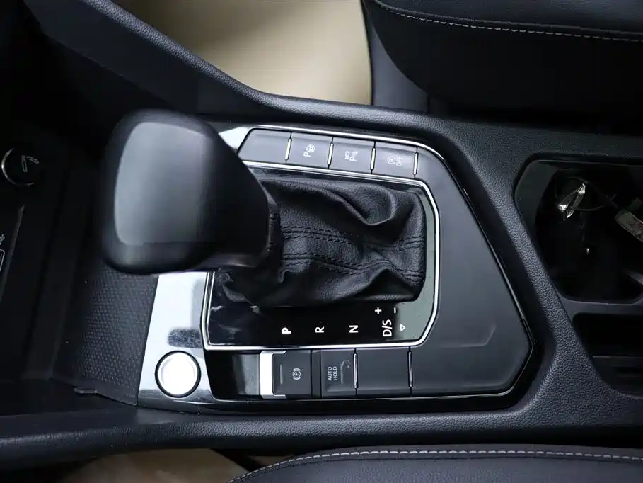 Volkswagen Tiguan L 2022 330TSI Automatic 2WD R-Line Premium Edition 2022 - thumbnail 11