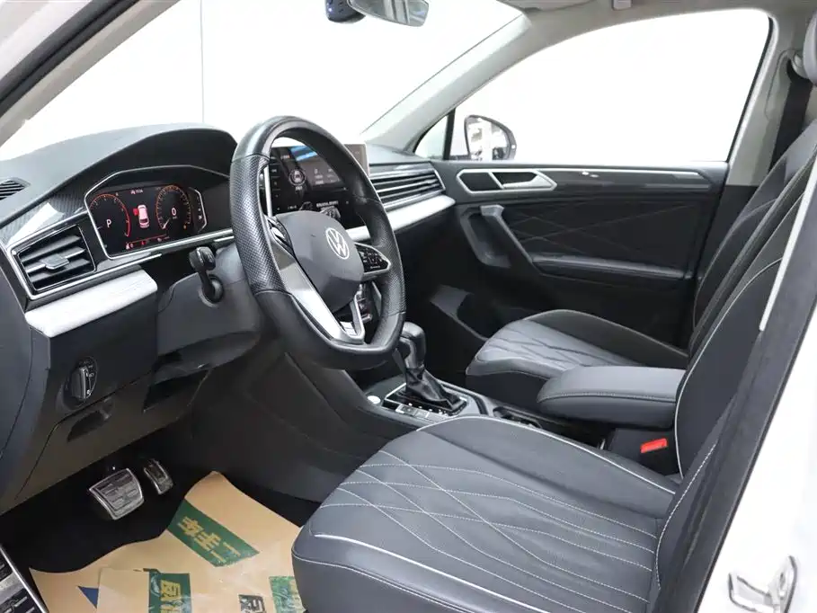 Volkswagen Tiguan L 2022 330TSI Automatic 2WD R-Line Premium Edition 2022 - thumbnail 14