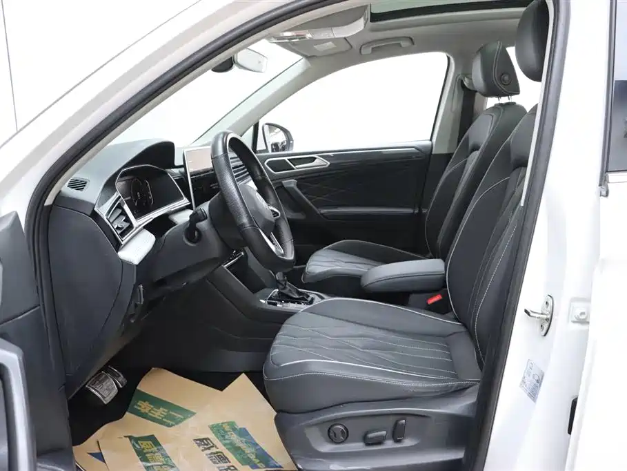 Volkswagen Tiguan L 2022 330TSI Automatic 2WD R-Line Premium Edition 2022 - thumbnail 15