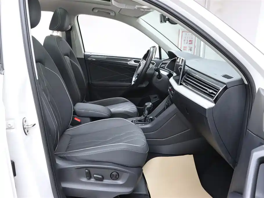 Volkswagen Tiguan L 2022 330TSI Automatic 2WD R-Line Premium Edition 2022 - thumbnail 19