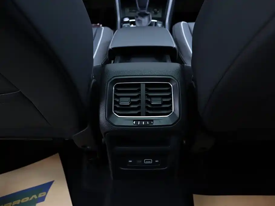 Volkswagen Tiguan L 2022 330TSI Automatic 2WD R-Line Premium Edition 2022 - thumbnail 21