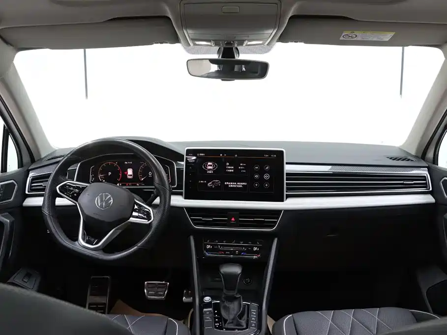 Volkswagen Tiguan L 2022 330TSI Automatic 2WD R-Line Premium Edition 2022 - thumbnail 22