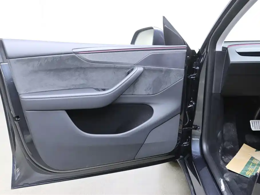 Tesla Model Y Long Range All-Wheel Drive 2025 2025 - thumbnail 9