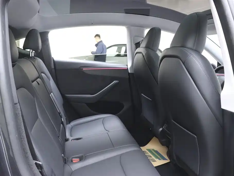 Tesla Model Y Long Range All-Wheel Drive 2025 2025 - thumbnail 13