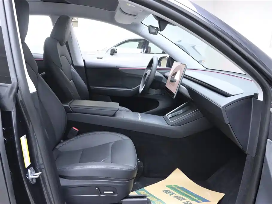 Tesla Model Y Long Range All-Wheel Drive 2025 2025 - thumbnail 16