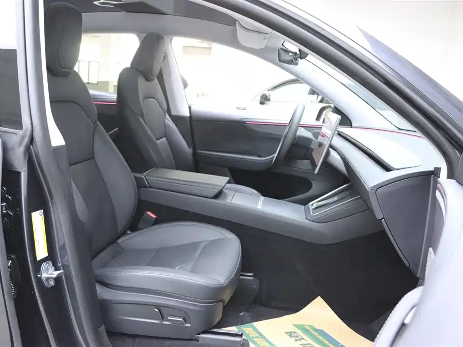 Tesla Model Y Long Range All-Wheel Drive 2025 2025 - thumbnail 17