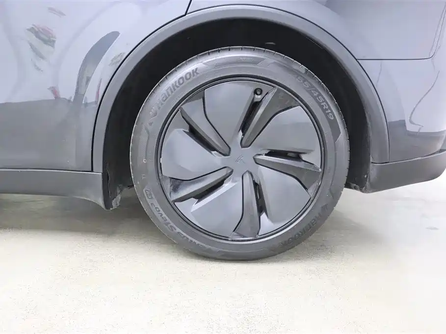 Tesla Model Y Long Range All-Wheel Drive 2025 2025 - thumbnail 30