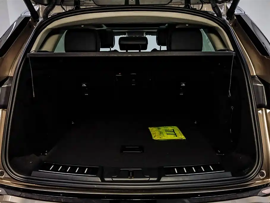 Land Rover Range Rover Evoque 2024 Range Rover Evoque L HSE Aurora Limited Edition 2024 - thumbnail 6