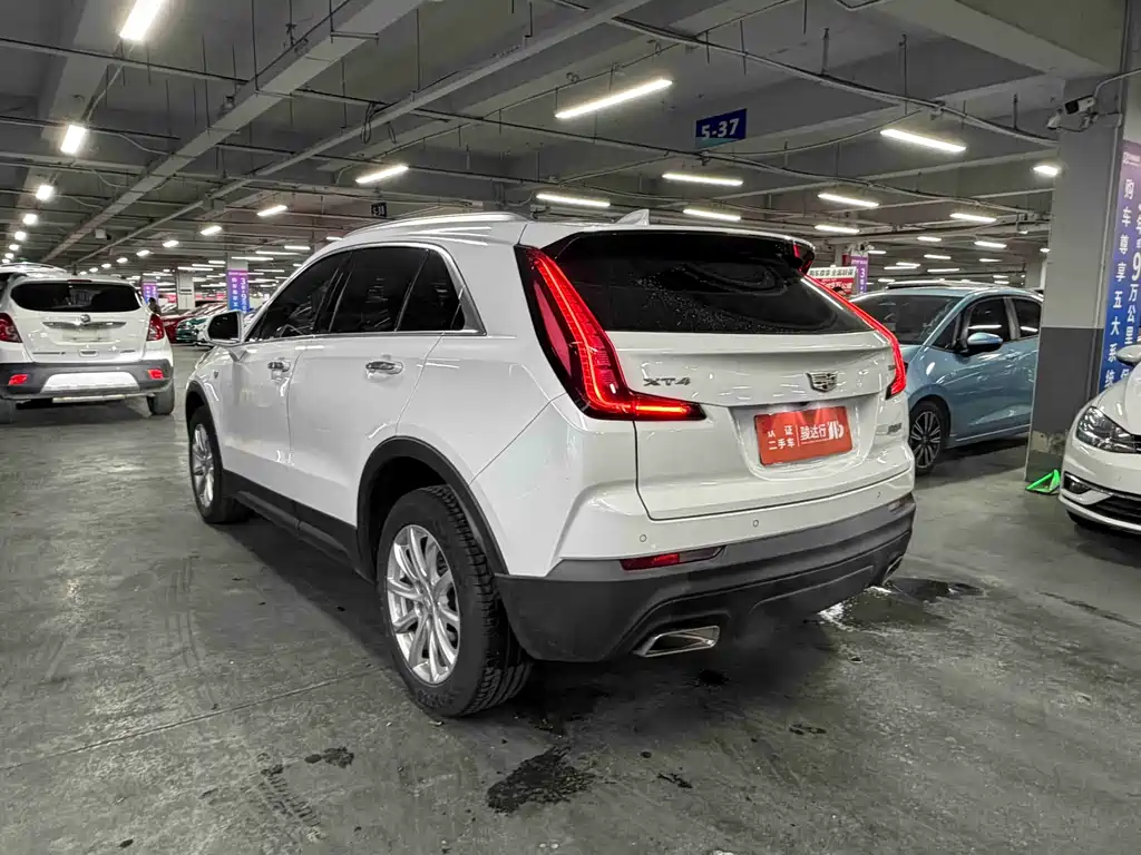 Cadillac Cadillac XT4 2018 28T FWD Technology Edition 2019 - thumbnail 4