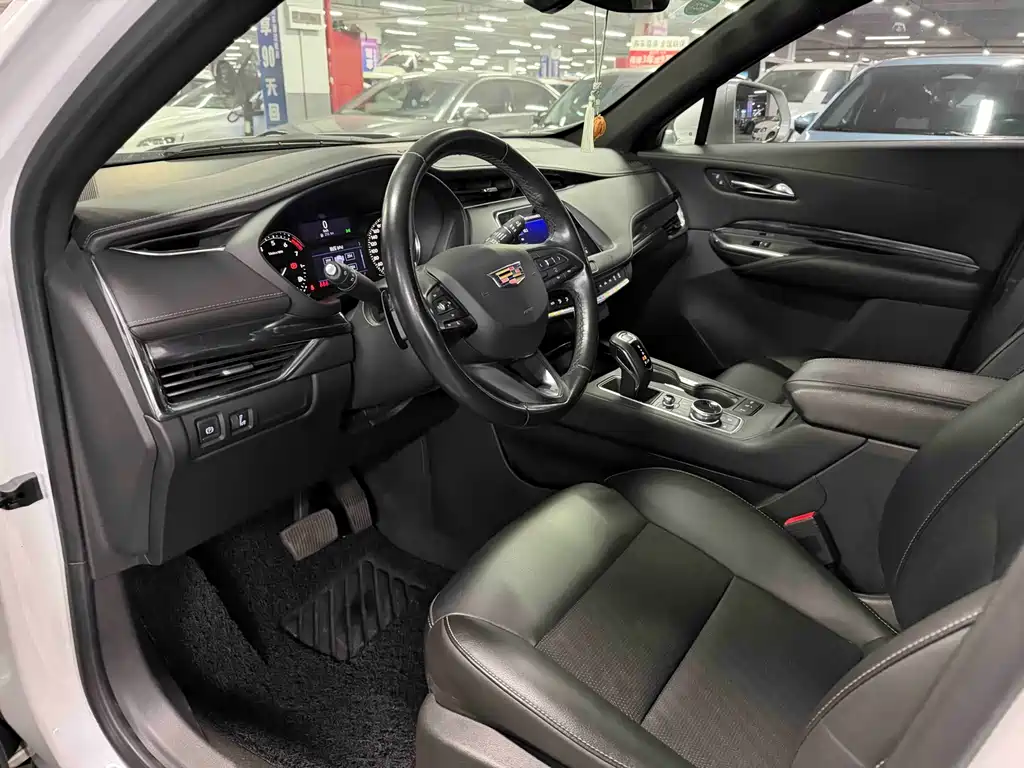 Cadillac Cadillac XT4 2018 28T FWD Technology Edition 2019 - thumbnail 9