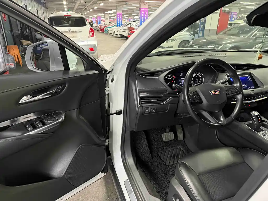 Cadillac Cadillac XT4 2018 28T FWD Technology Edition 2019 - thumbnail 10