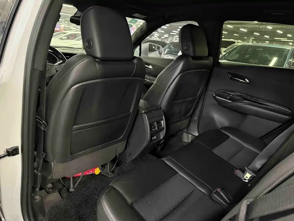 Cadillac Cadillac XT4 2018 28T FWD Technology Edition 2019 - thumbnail 11