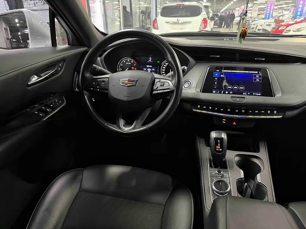 Cadillac Cadillac XT4 2018 28T FWD Technology Edition 2019 - thumbnail 13