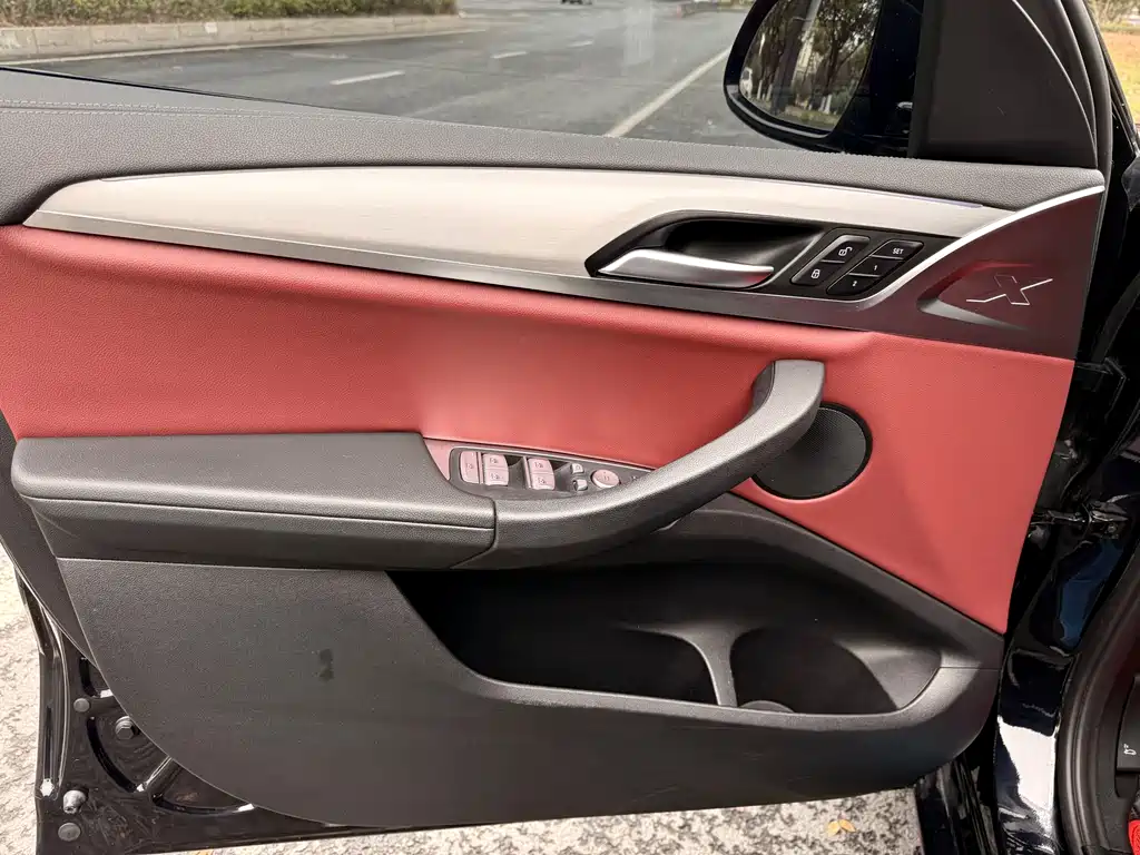 BMW BMW X4 2022 xDrive 25i M Sport Package 2023 - thumbnail 6