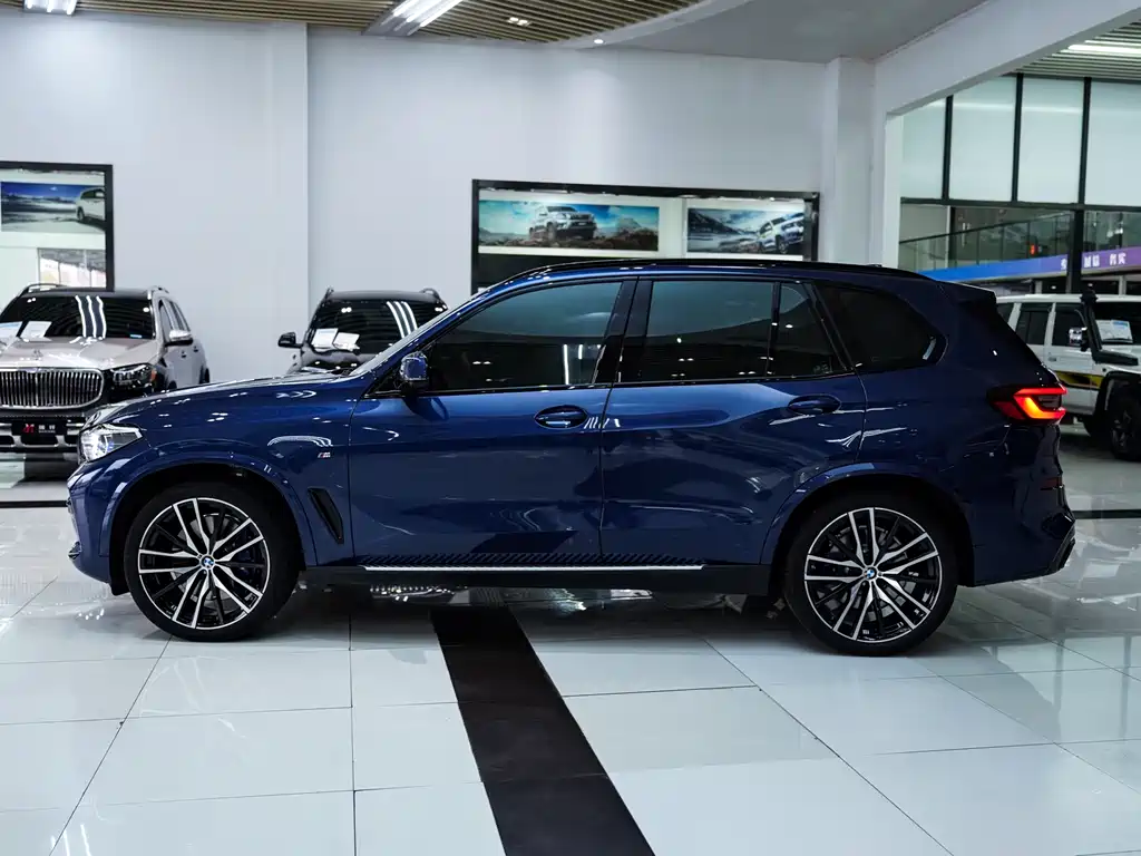 BMW BMW X5 xDrive40i M Sport Package 2020 - thumbnail 3