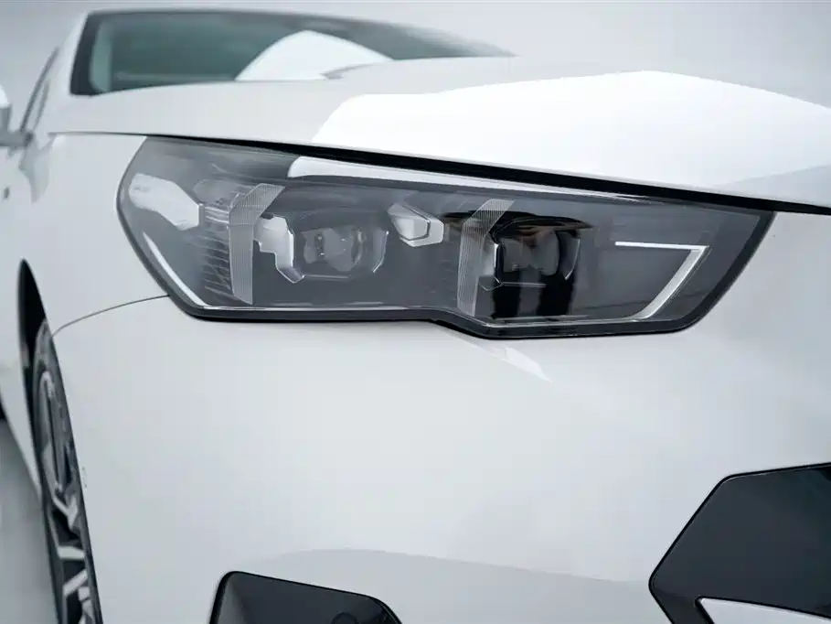 BMW BMW i5 2024 eDrive 35L Premium M Sport Package 2024 - thumbnail 3
