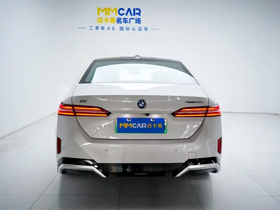 BMW BMW i5 2024 eDrive 35L Premium M Sport Package 2024 - thumbnail 4
