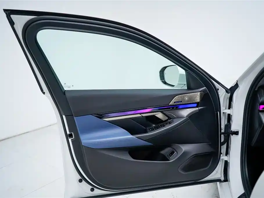 BMW BMW i5 2024 eDrive 35L Premium M Sport Package 2024 - thumbnail 16