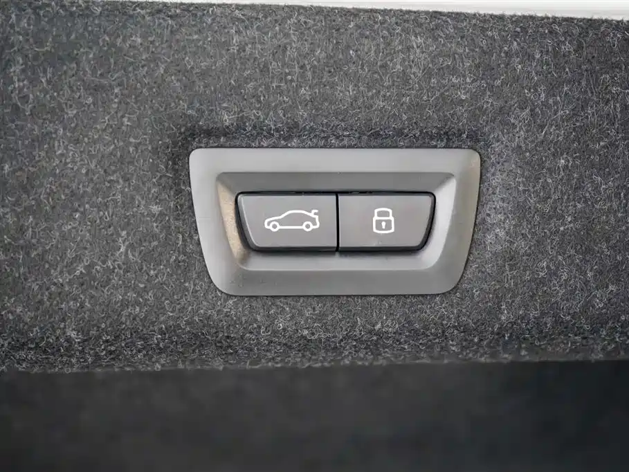 BMW BMW i5 2024 eDrive 35L Premium M Sport Package 2024 - thumbnail 17
