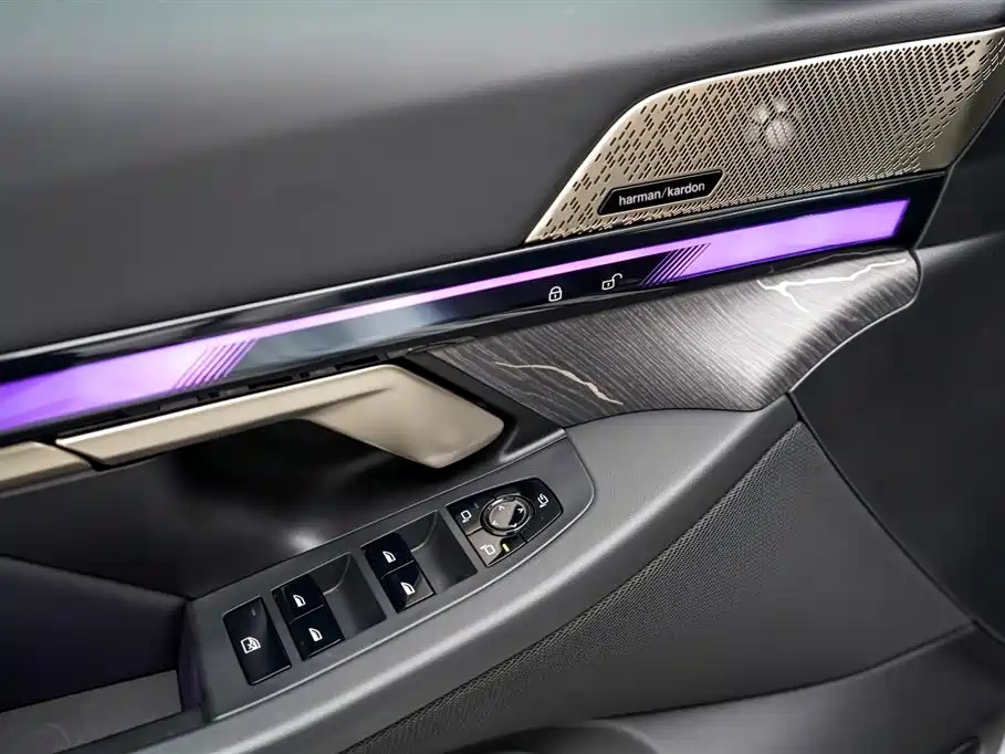 BMW BMW i5 2024 eDrive 35L Premium M Sport Package 2024 - thumbnail 25