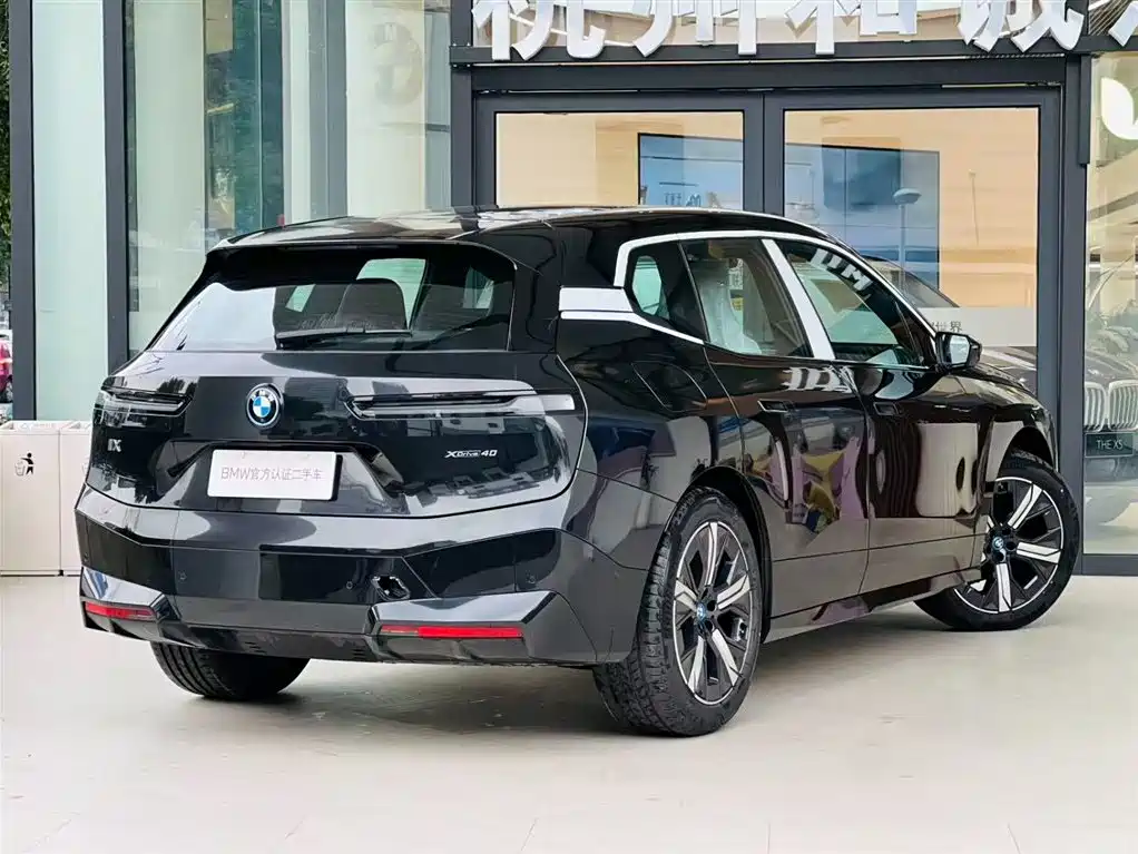 BMW BMW iX xDrive40 2023 Model Year Facelift 2026 - thumbnail 3