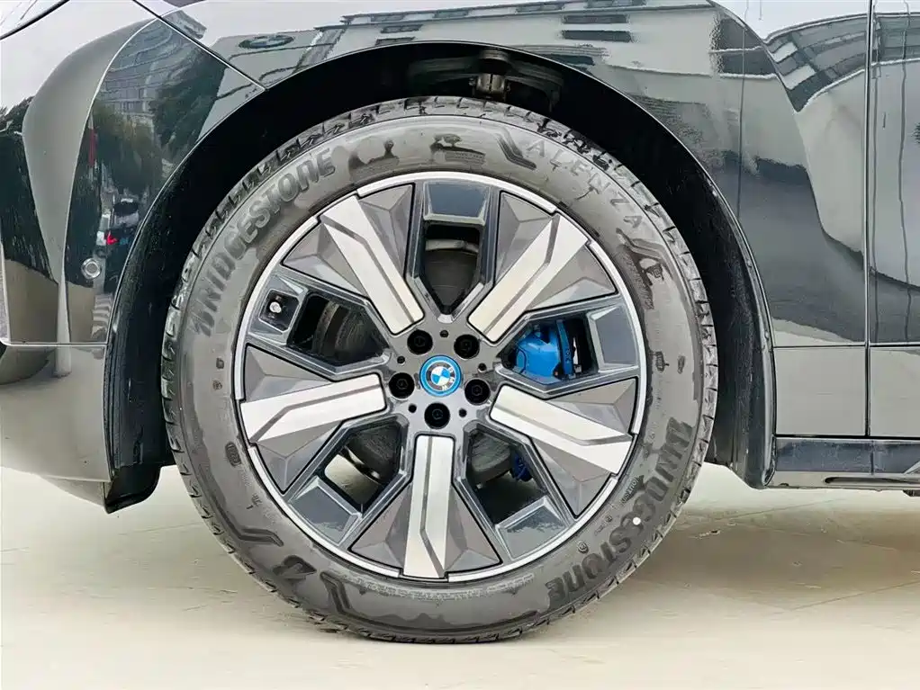 BMW BMW iX xDrive40 2023 Model Year Facelift 2026 - thumbnail 7