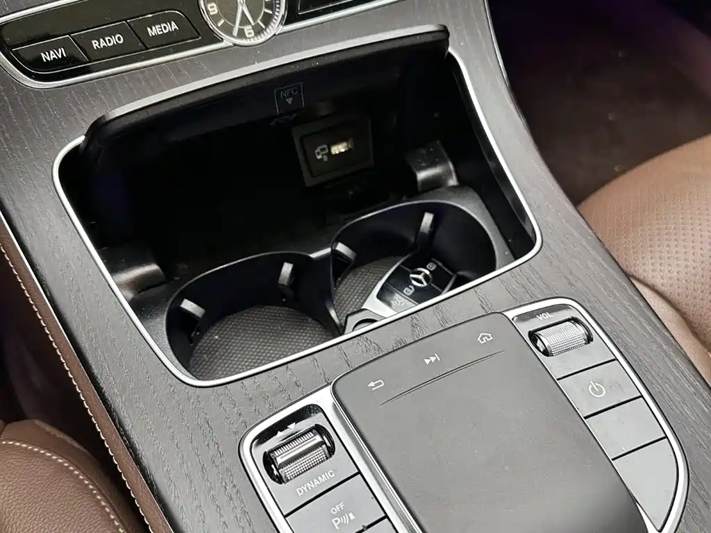 Mercedes-Benz Mercedes-Benz E-Class 2020 Model Year Facelift E 300 L Sport Fashion Edition 2020 - thumbnail 17