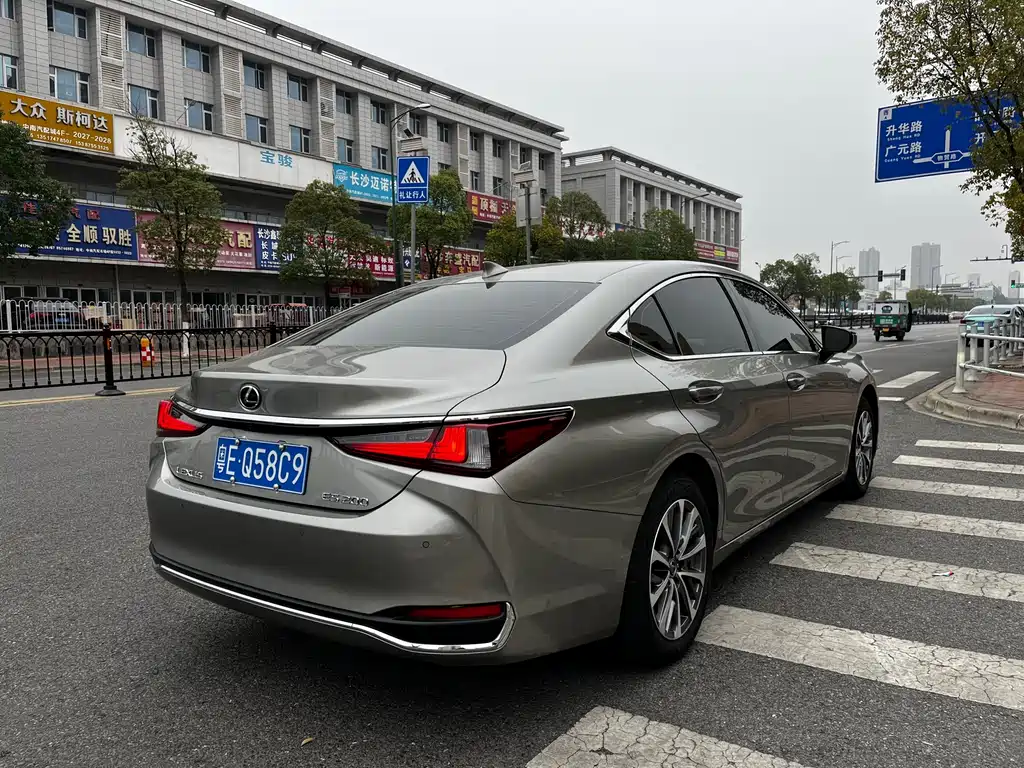 Lexus Lexus ES 2022 200 Excellent Edition 2023 - thumbnail 5