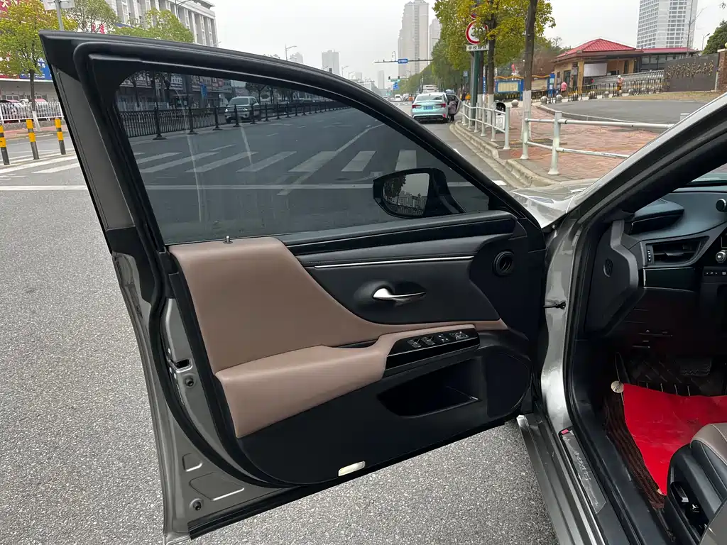 Lexus Lexus ES 2022 200 Excellent Edition 2023 - thumbnail 12