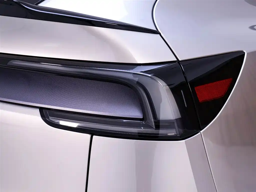 Tesla Model Y Long Range AWD 2025 2025 - thumbnail 9