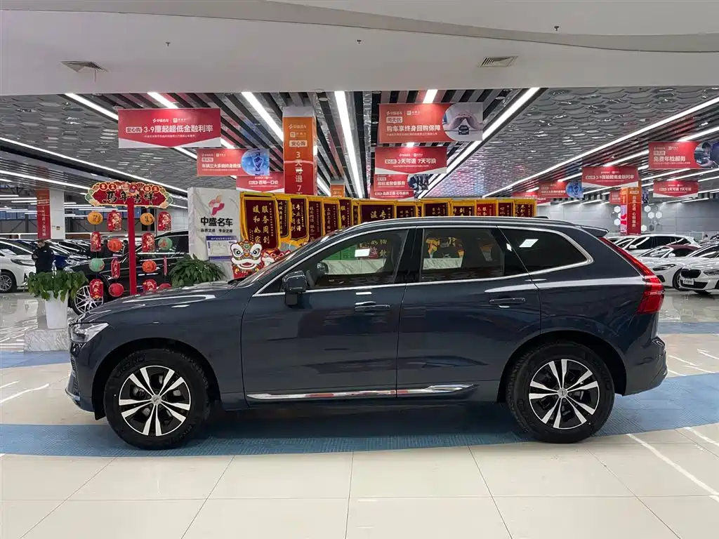Volvo Volvo XC60 2023 B5 AWD Momentum Luxury Edition 2022 - thumbnail 4