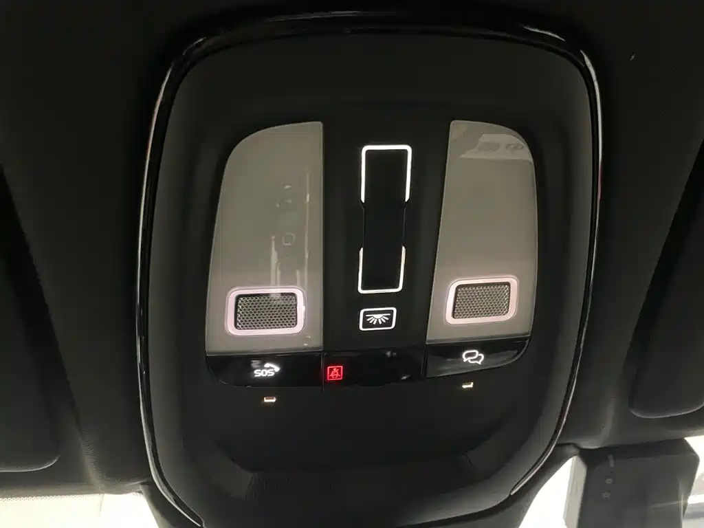 Volvo Volvo XC60 2023 B5 AWD Momentum Luxury Edition 2022 - thumbnail 25