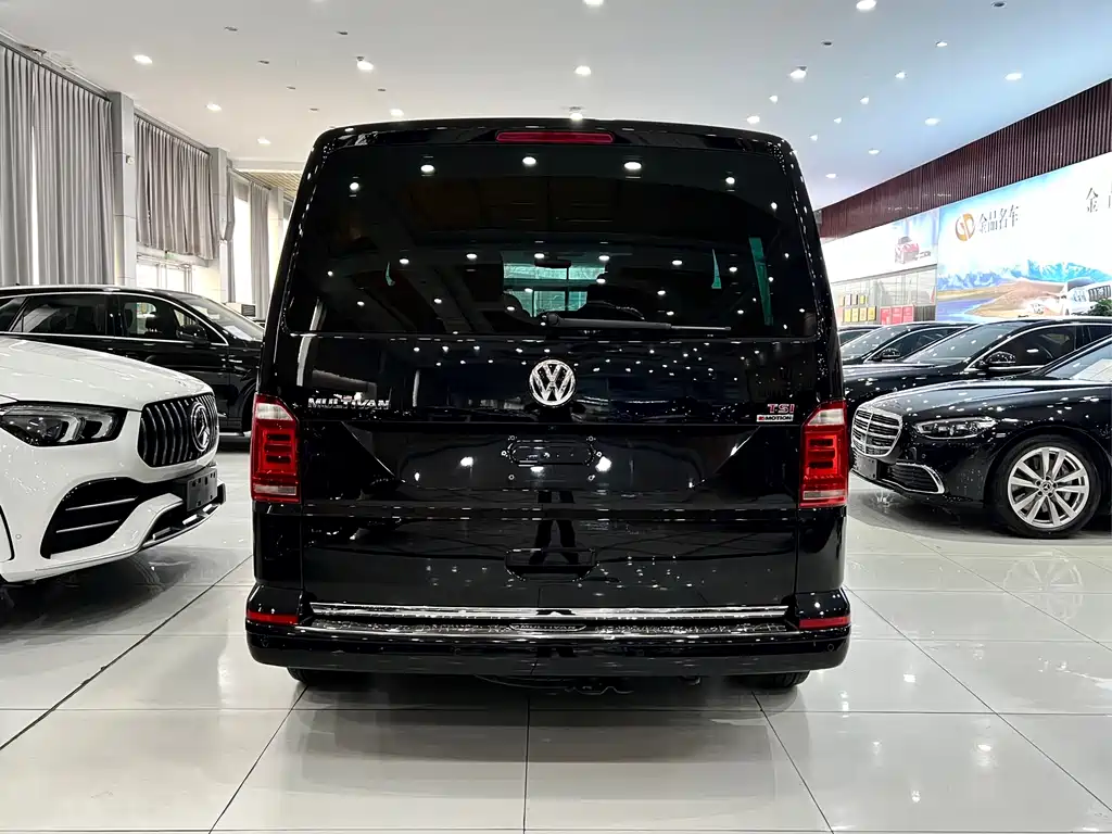 Volkswagen Volkswagen Multivan 2016 2.0 TSI 4MOTION Comfortline 6-seater 2017 - thumbnail 5