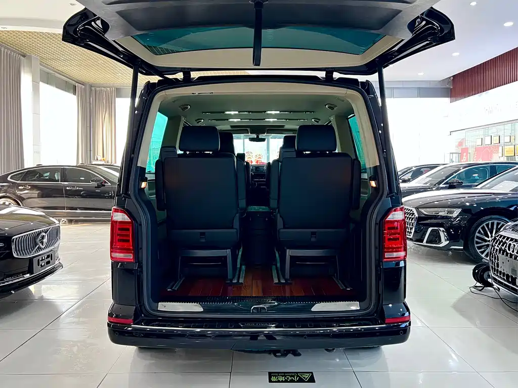 Volkswagen Volkswagen Multivan 2016 2.0 TSI 4MOTION Comfortline 6-seater 2017 - thumbnail 25