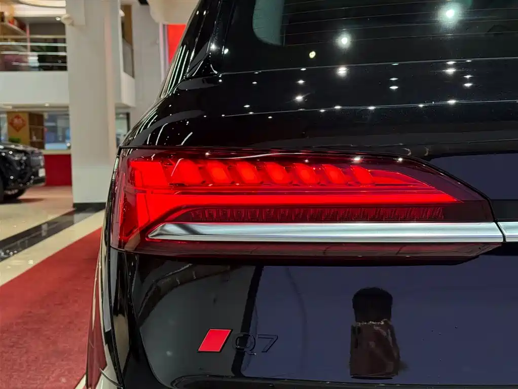 Audi Audi Q7 2025 55 TFSI quattro S line Sport 2025 - thumbnail 9