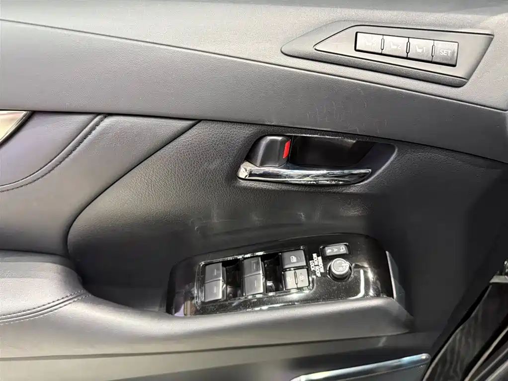 Toyota Alphard 2023 Crown Hybrid 2.5L HV Royal Edition 2023 - thumbnail 8