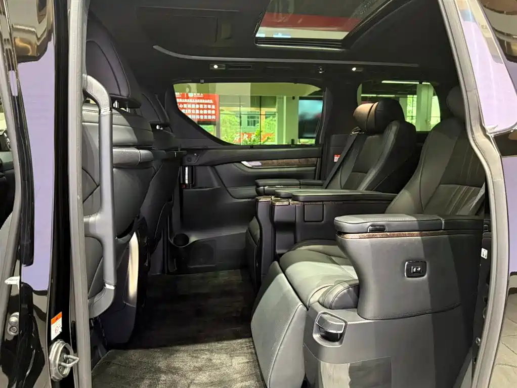 Toyota Alphard 2023 Crown Hybrid 2.5L HV Royal Edition 2023 - thumbnail 12
