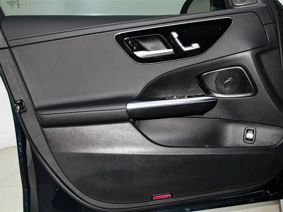 Mercedes-Benz Mercedes-Benz C-Class 2025 C 260 L Sport Edition 2025 - thumbnail 17