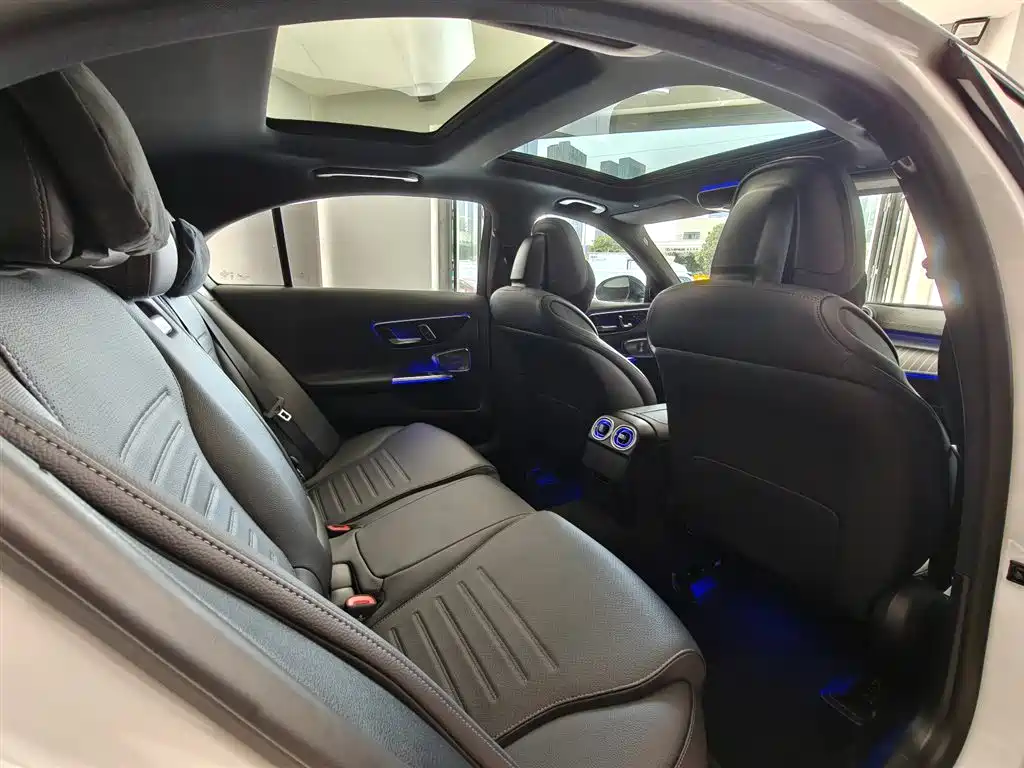 Mercedes-Benz Mercedes-Benz C-Class 2024 C 260 L Night Sport Edition 2024 - thumbnail 5