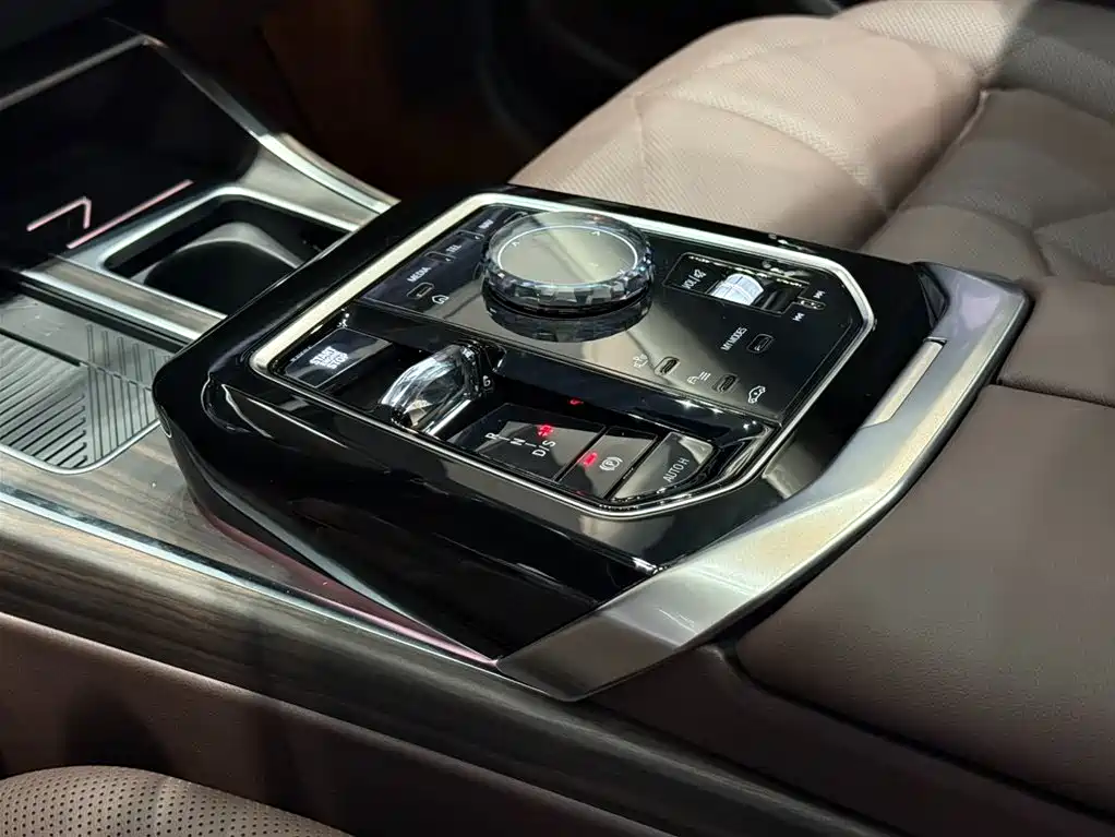 BMW BMW 7 Series 2023 740Li Leading Model M Sport Package 2026 - thumbnail 8