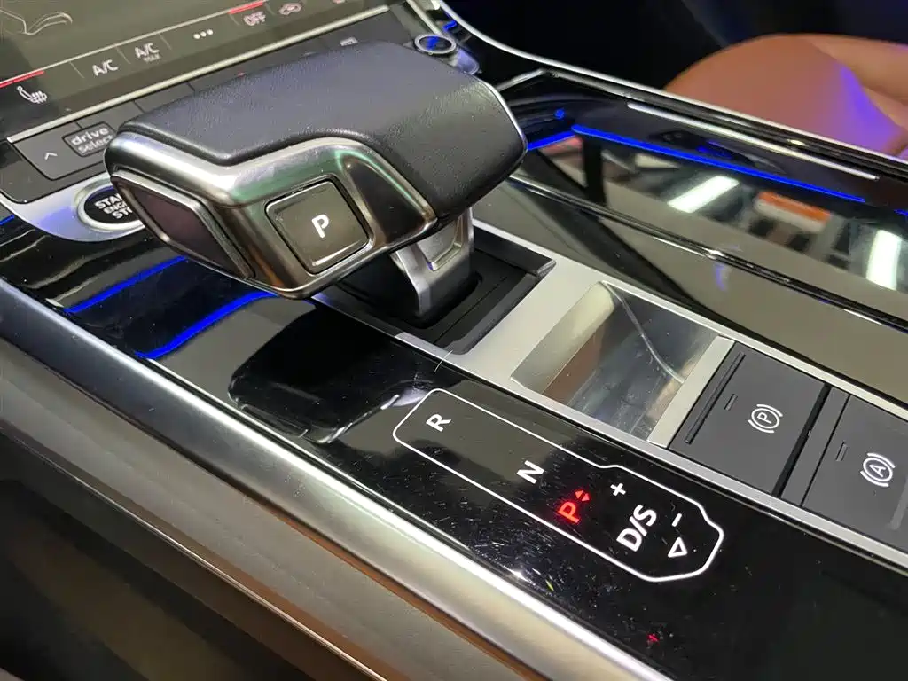 Audi Audi Q7 2022 45 TFSI quattro S line Sport 2022 - thumbnail 16