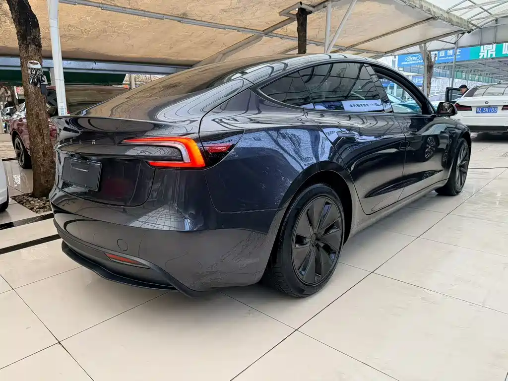 Tesla Model 3 Rear-Wheel Drive 2023 2024 - thumbnail 4