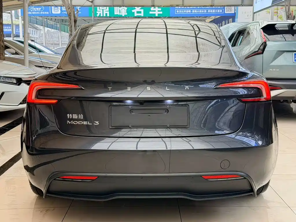 Tesla Model 3 Rear-Wheel Drive 2023 2024 - thumbnail 5