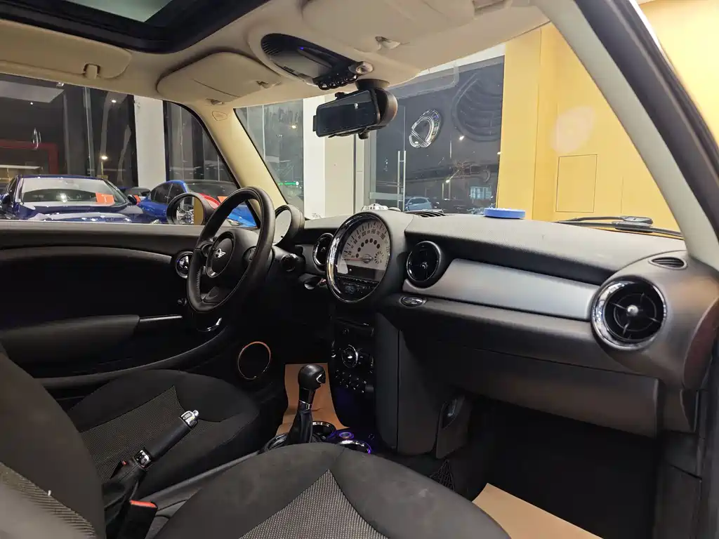 MINI MINI 2013 1.6L ONE First Edition Limited 2014 - thumbnail 30