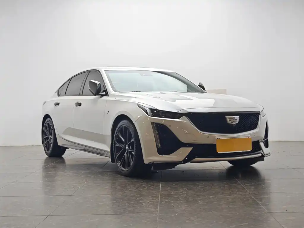 Cadillac Cadillac CT5 2023 28T Platinum Edition 2023 - thumbnail 2
