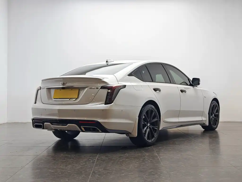 Cadillac Cadillac CT5 2023 28T Platinum Edition 2023 - thumbnail 3